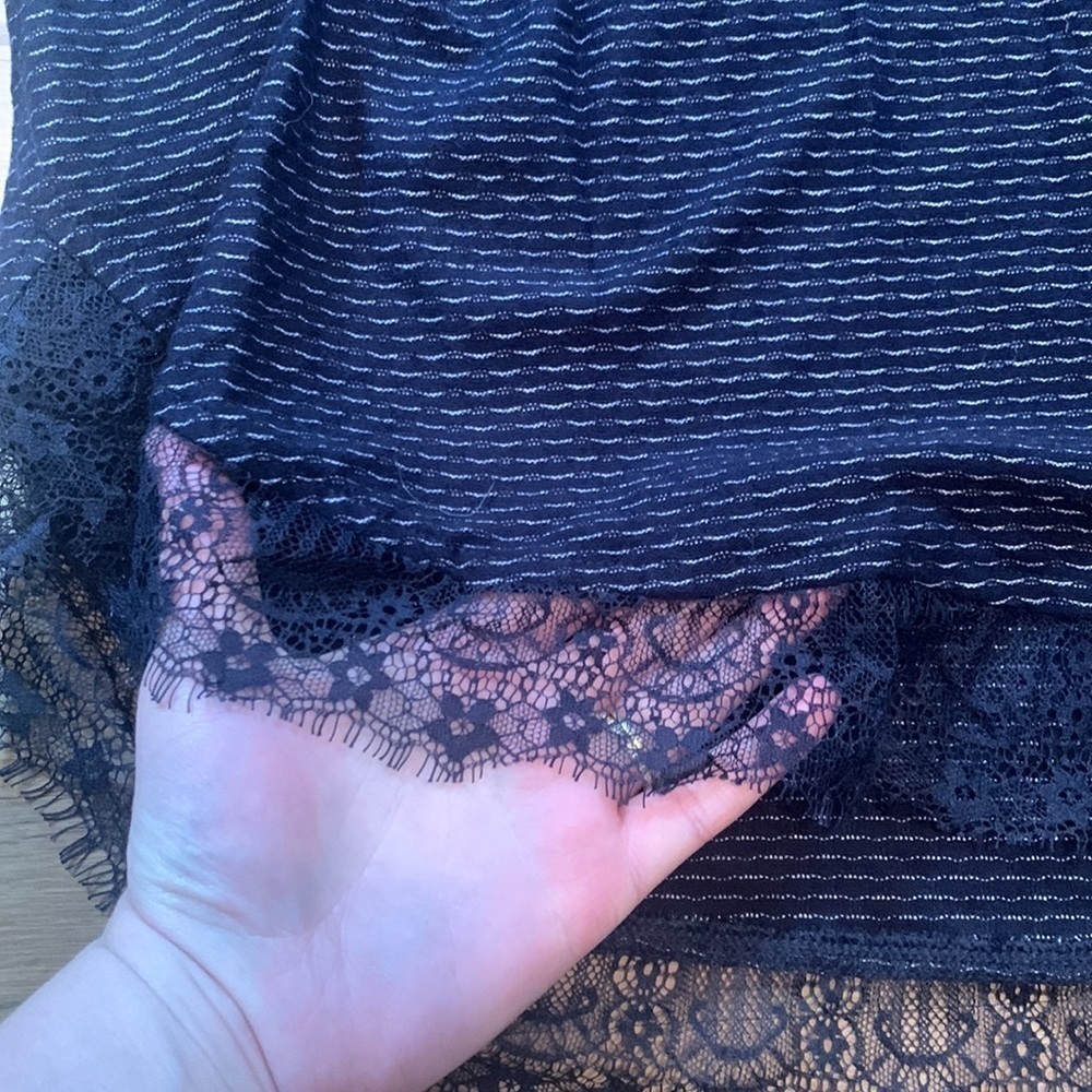 LAUREN Conrad Short Sleeve Knit Blouse w/ Lace Trim Navy Blue Women’s M - Picture 5 of 15